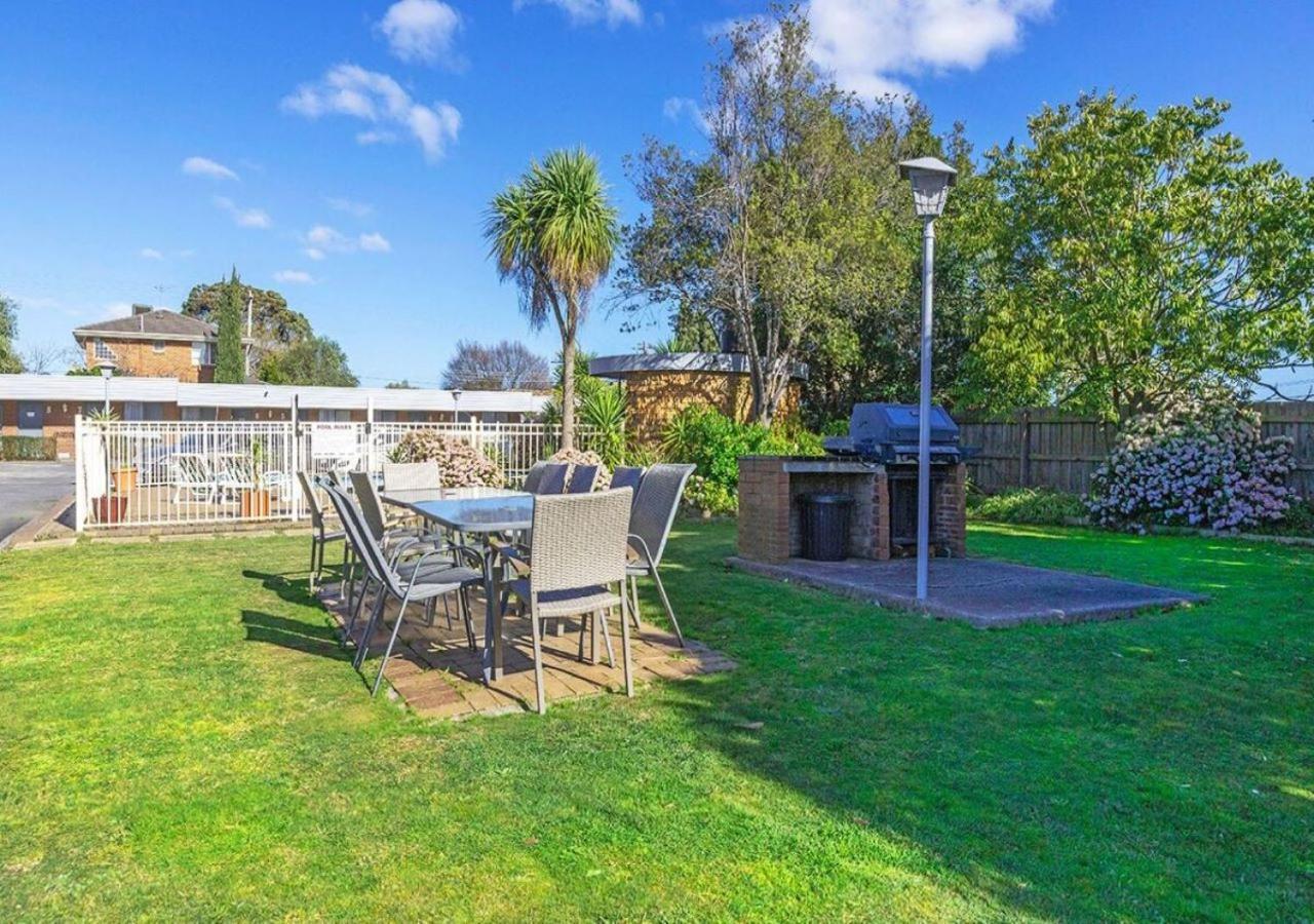 Burwood East Motel Экстерьер фото
