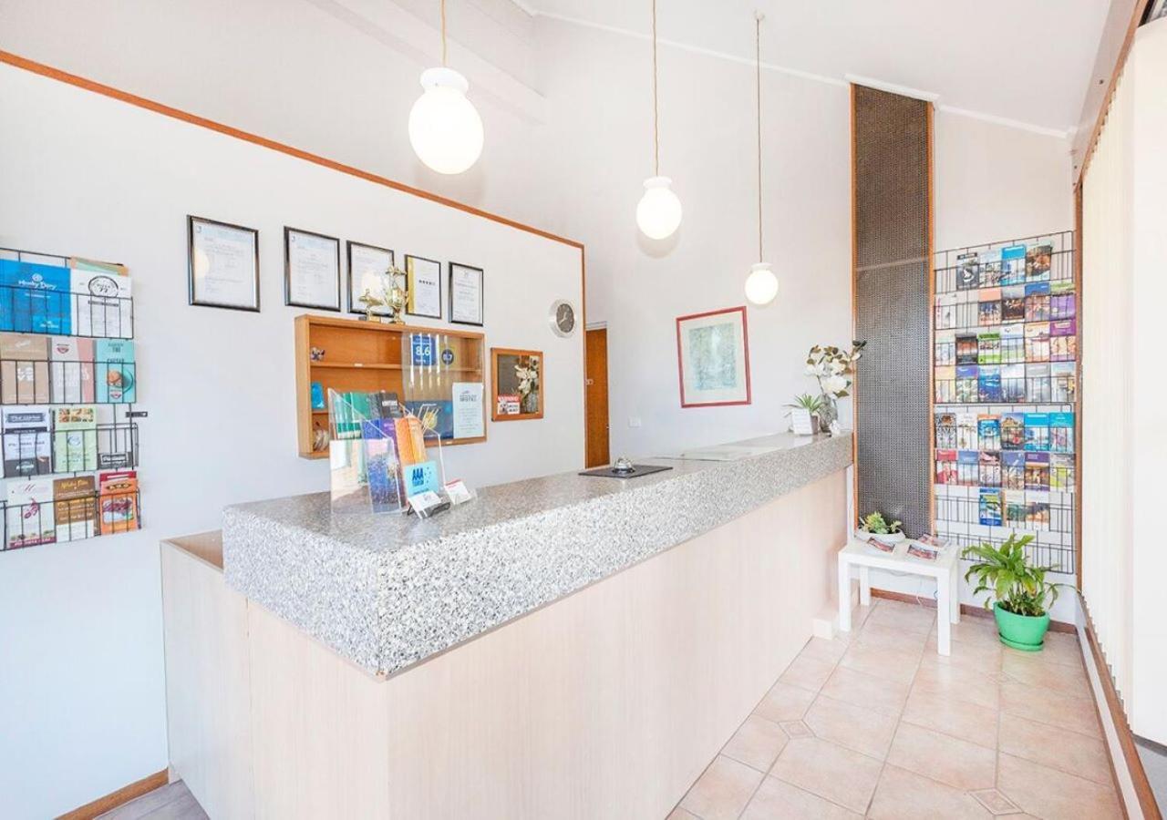 Burwood East Motel Экстерьер фото